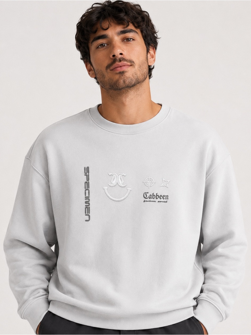 Cabbeen White Embroidered Crewneck Sweatshirt Men’s Large | Smiley Graphic